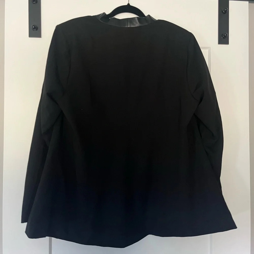 Torrid Size  2 Blazer - Picture 5 of 5